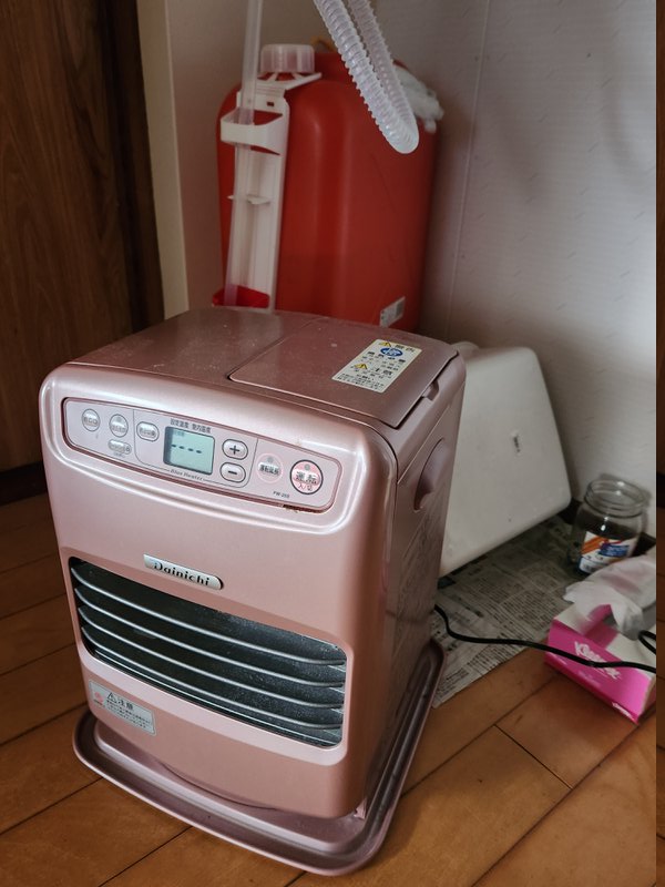 灯油タンクと灯油ヒーター